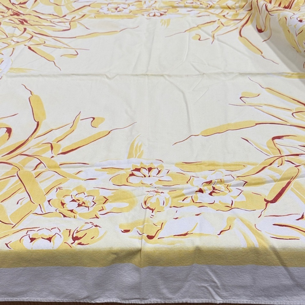 Vintage Floral Yellow, rust red and White Tablecloth - Picture 4 of 11